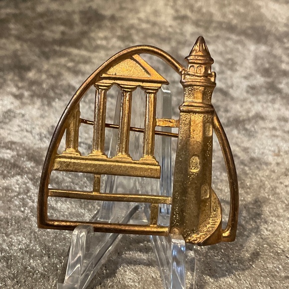Vintage AJC Lighthouse and Columns Brooch - Picture 1 of 2